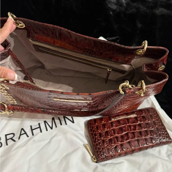 Brahmin Rich Brown Crocodile Embossed Shoulder Bag Set - Picture 2 of 6